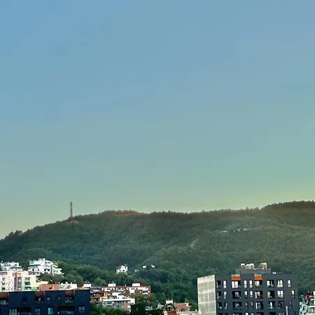 View By 地拉那